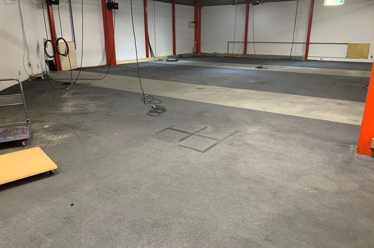 浜松市　タイルカーペット